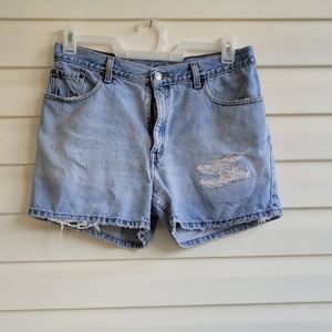 Women's Levi's shorts size 13 guy fit
